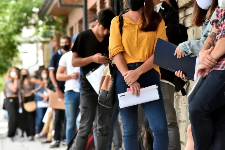 Bajó al 6,2% el desempleo pero casi la mitad de los asalariados no tienen aportes jubilatorios