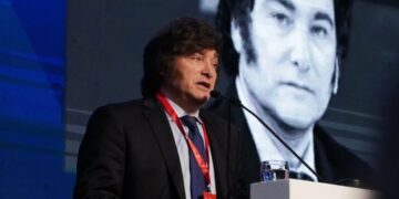 Milei afirmó que una empresa “puede contaminar un río todo lo que quiera”