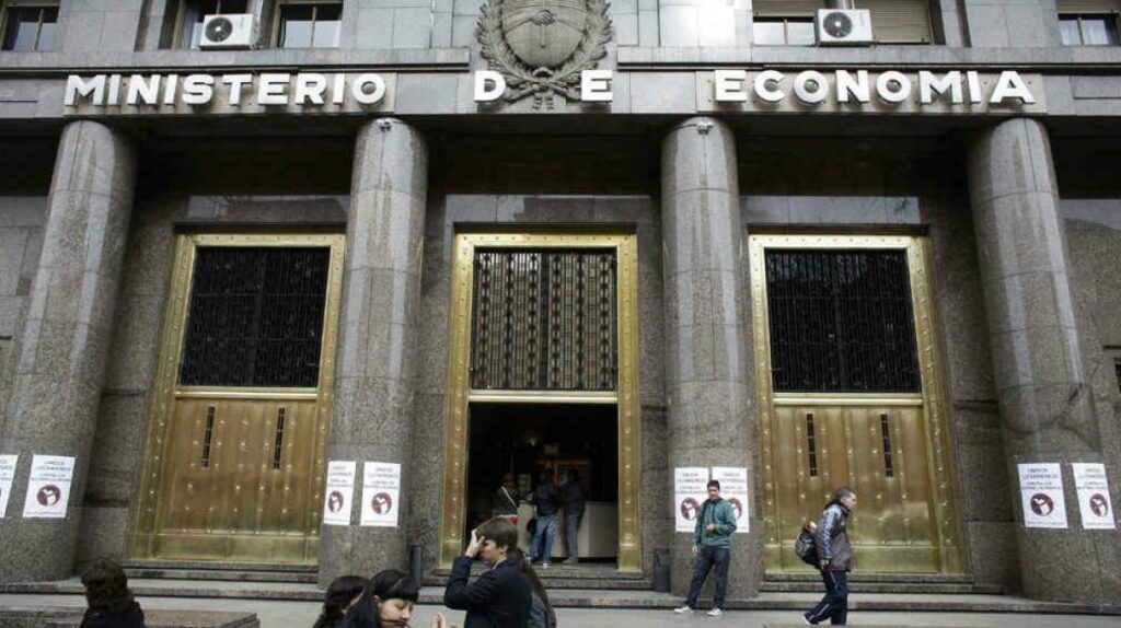 El Gobierno prorrogó el Presupuesto de este año para el ejercicio 2024