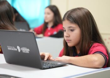 Córdoba avanza con la compra de 40.000 netbooks