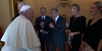El papa Francisco recibió a Sylvester Stallone en el Vaticano