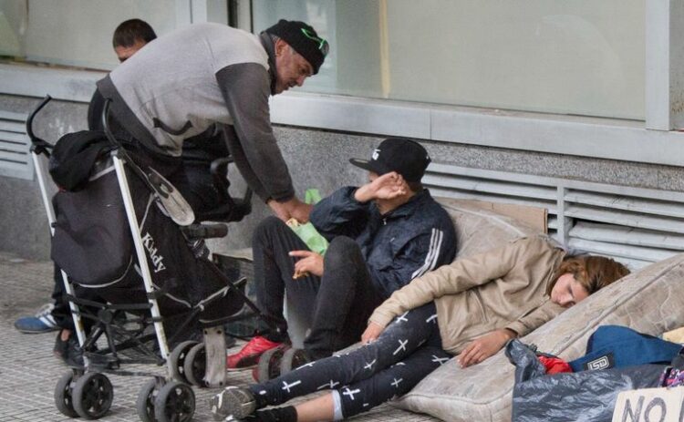 La UCA advirtió que la pobreza se mantiene en su nivel más alto desde 2006 y afecta al 39% de la población