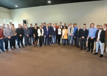 Schiaretti recibió el respaldo de intendentes radicales y vecinalistas