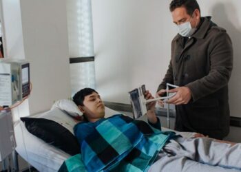 Otorgan tablets a pacientes del Infantil para que sus estudios no se interrumpan