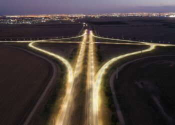 Habilitan la iluminación de dos distribuidores en el segundo anillo de Circunvalación