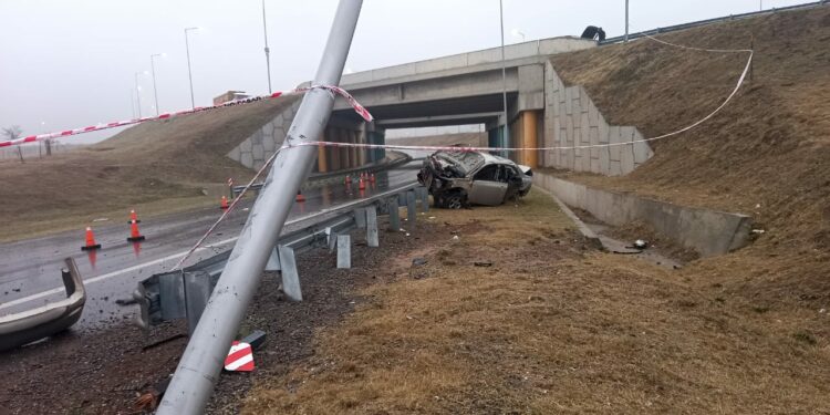 Choque fatal en Circunvalación: murió un joven y hay cuatro personas heridas