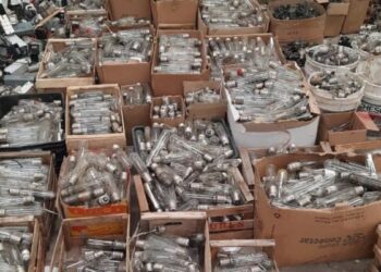 Se reciclaron 18 toneladas de lamparas viejas de alambrado público que serán sustituidas