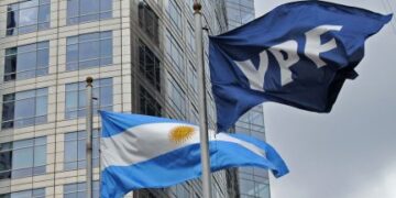 Argentina podría pagar casi US$ 16.000 millones por la estatización de YPF