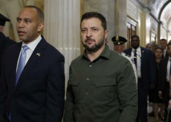 Para Zelenski, Kiev “perderá la guerra” si no le dan armas