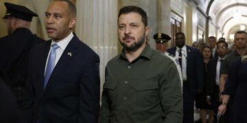 Para Zelenski, Kiev “perderá la guerra” si no le dan armas