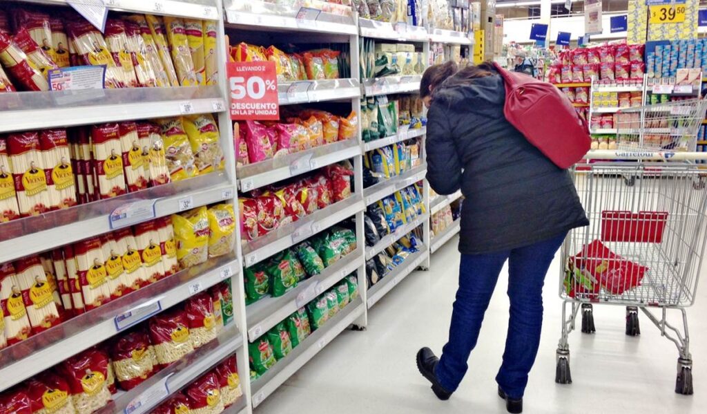 Se derrumbó el consumo en supermercados, mayoristas y shoppings durante enero