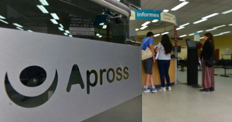 Profesionales exigen aumentos a Apross