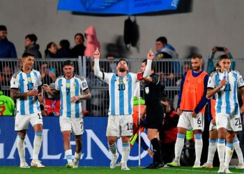Messi frotó la lámpara y le dio la victoria a Argentina