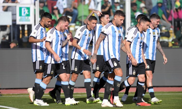 Argentina se hizo fuerte en la altura de La Paz y goleó a Bolivia