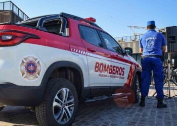 Un escándalo por falsas habilitaciones sacude a los bomberos locales