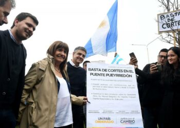 Compromiso de Bullrich y Macri para terminar con los piquetes