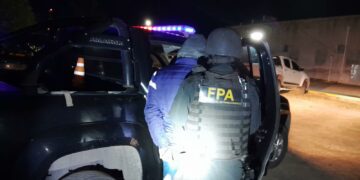 Una mujer y un hombre fueron detenidos por venta de drogas