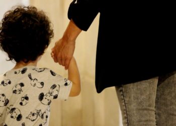 La Justicia de Córdoba introdujo un sistema que simplifica la adopción en solo 9 pasos