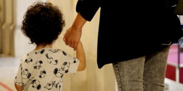 La Justicia de Córdoba introdujo un sistema que simplifica la adopción en solo 9 pasos