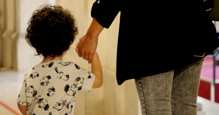 La Justicia de Córdoba introdujo un sistema que simplifica la adopción en solo 9 pasos