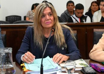 Intentó apuñalar a la fiscal