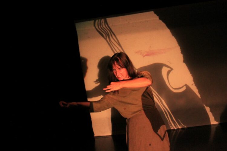 Micaela Daniela Suárez, protagonista de la obra “De cuerpo entero, Violeta”.