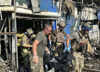 Rusia bombardeó un mercado y dejó 17 muertos en Ucrania