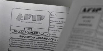 Estiman que el piso no imponible de Ganancias podría llegar a dos millones de pesos
