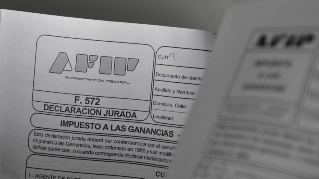 Alivio en la carga fiscal de monotributistas y jubilados