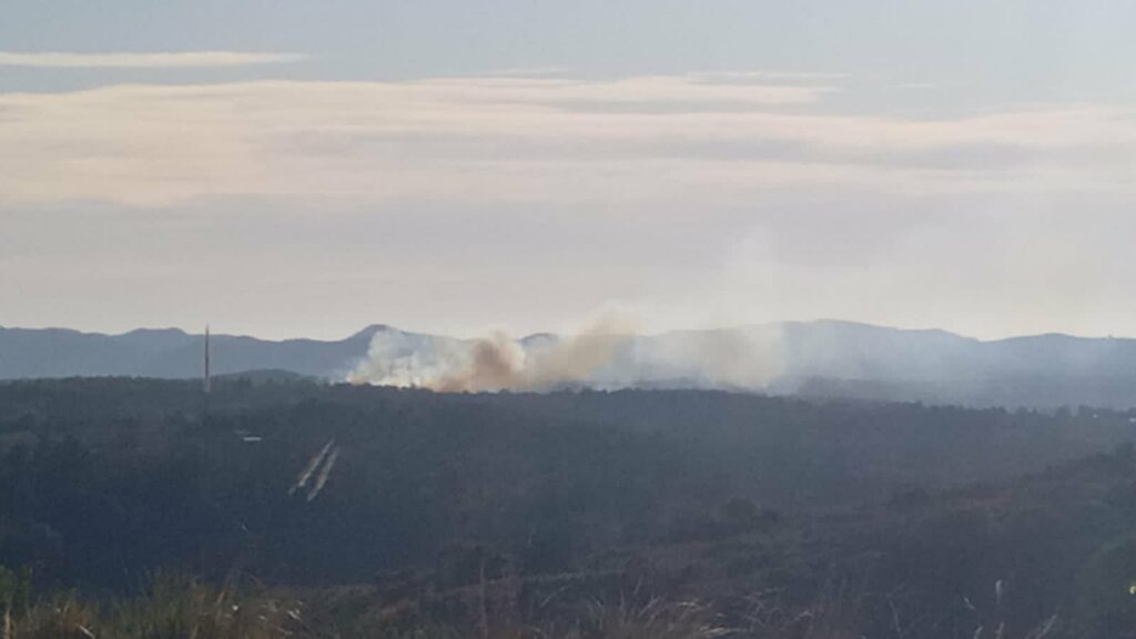 Se complicó la lucha contra el fuego por el viento y el clima