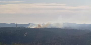 Se complicó la lucha contra el fuego por el viento y el clima