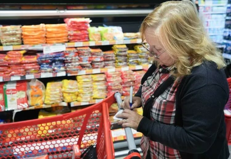 El "temporal" inflacionario acelera cambios en los hábitos de consumo