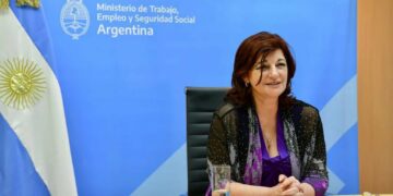 ‘Kelly’ Olmos, sobre la reducción de jornada laboral: «La UIA intenta justificar la esclavitud»