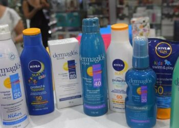 Protegerse del sol, un privilegio: los protectores solares aumentan hasta un 300%