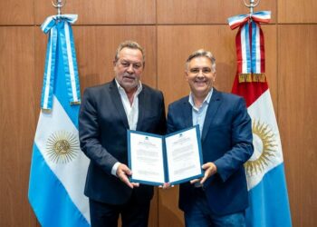 Llaryora y una foto que alimenta el armado del «partido cordobés”