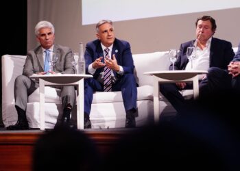 Llaryora, preocupado por los fondos que resignaría Córdoba por los cambios en Ganancias