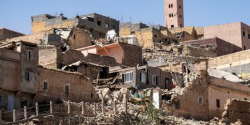 Más de 1300 muertos y 1832 heridos tras potente terremoto en Marruecos