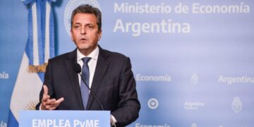 En campaña, Massa anticipó el fin del impuesto a las Ganancias