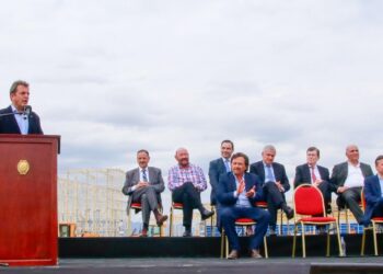 Proponen coparticipar los impuestos al cheque y al dólar