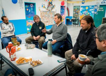 Massa recibe a las centrales sindicales por Ganancias