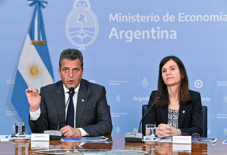 Sergio Massa y la directora ejecutiva de la Anses, Fernanda Raverta.