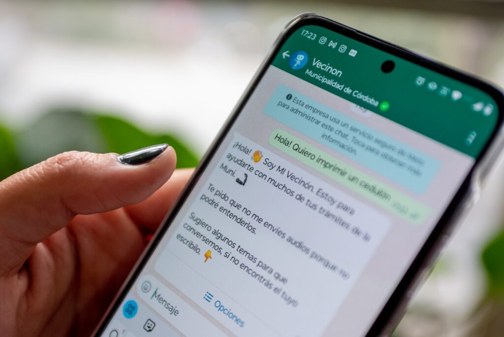 El canal de whatsapp del municipio ya resolvió más de 91.000 consultas