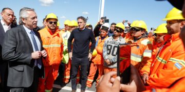 El Ejecutivo impulsó un insólito “paro activo” en la obra pública de todo el país