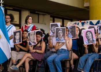 Se restituyeron los legajos de 26 estudiantes secundarios víctimas de la última dictadura