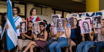 Se restituyeron los legajos de 26 estudiantes secundarios víctimas de la última dictadura