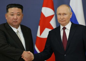 El líder norcoreano se reunió con Putin y le prometió ayuda