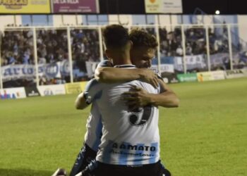 Racing volvió a la victoria