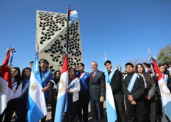 Un centenar de alumnos prometió lealtad a la bandera de Córdoba
