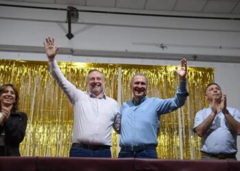 Accastello recibió el respaldo del Gobernador