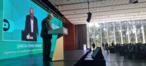 Llaryora: “Más allá de la crisis en Córdoba no podemos parar”